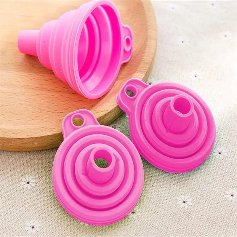 1pc Red Silicone Funnel – Mini Folding Kitchen Tool